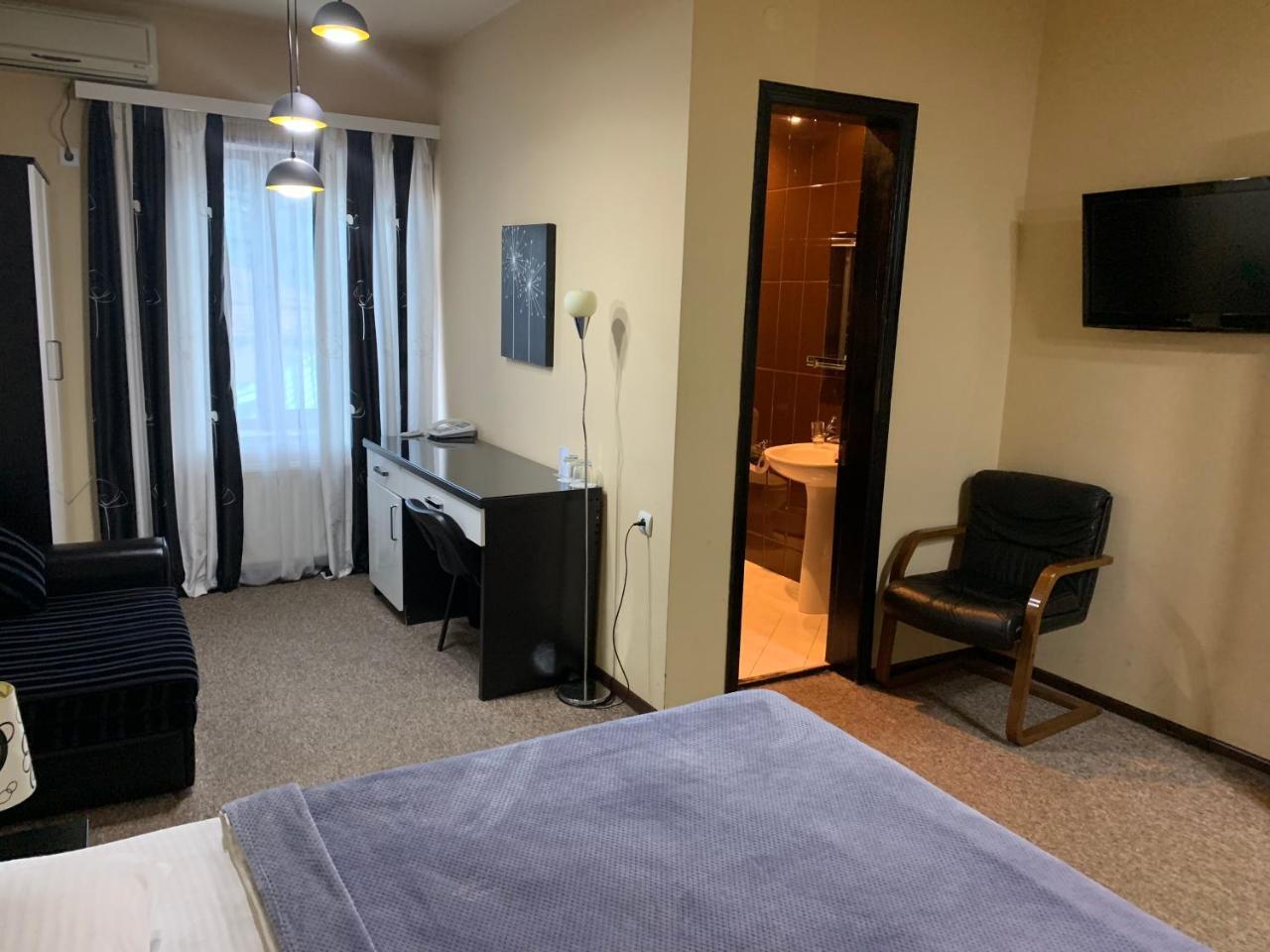 Hotel Diplomat Tbiliszi Kültér fotó
