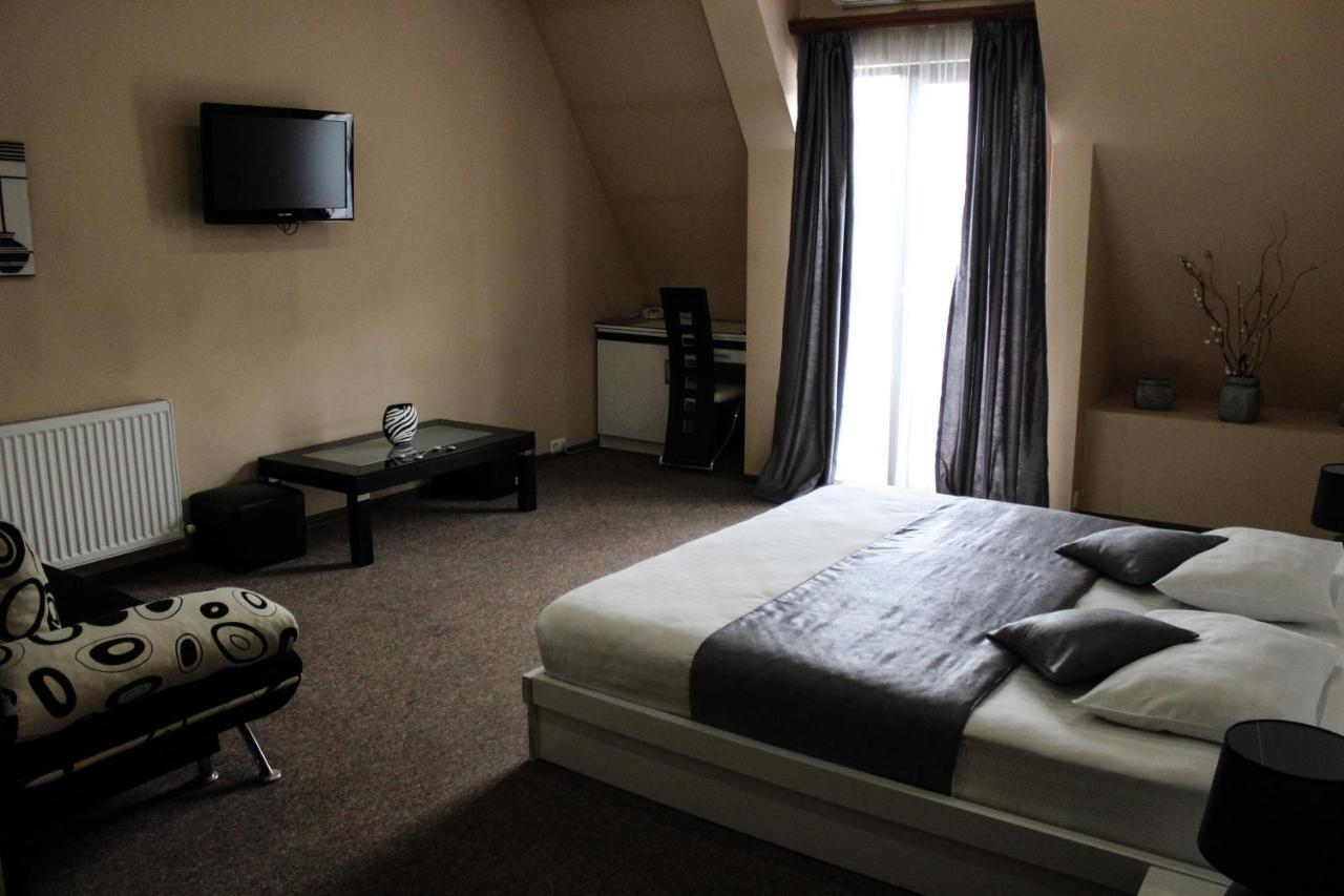 Hotel Diplomat Tbiliszi Kültér fotó